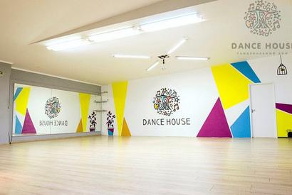 Школа танцев «Dance House» (Удельный пр-т)